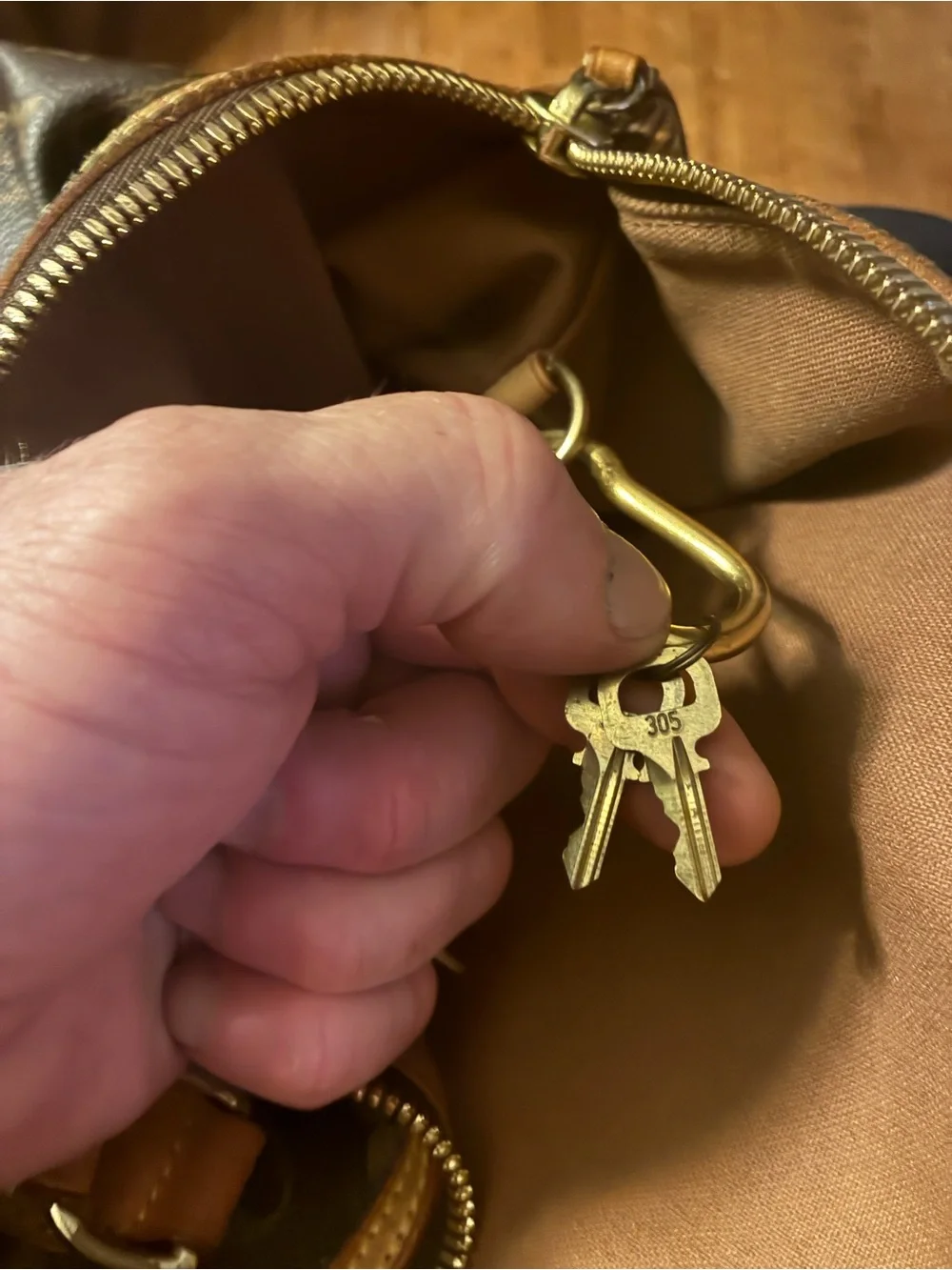 Authentic LOUIS VUITTON Lockit Horizontal Monogram Canvas Tote bag
